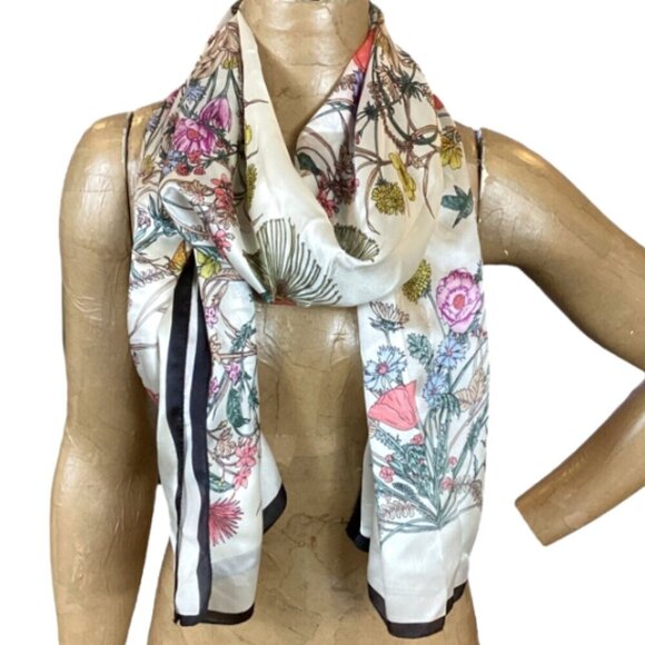Gucci Silk Scarf "Blooming In Your Garden" Rectangular Scarf Item #143X - Picture 6 of 15